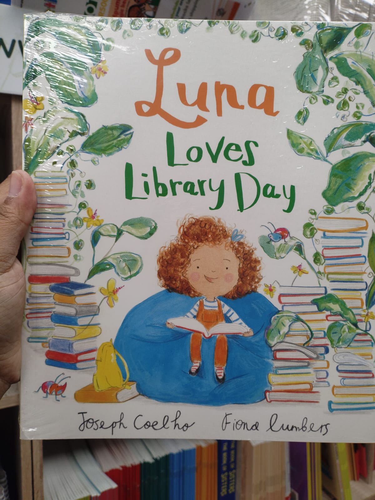 LUNA LOVES LIBRARY DAY